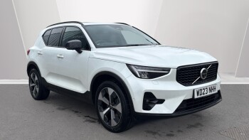 Volvo XC40 2.0 B4P Ultimate Dark 5dr Auto Petrol Estate
